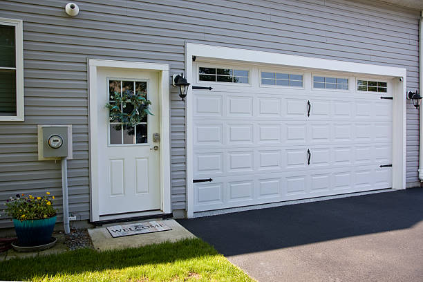 24/7 Emergency Garage Door Panel Replacement experts in Falls County County, TX